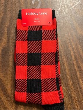 NWT Men’s Holiday Lane Red and Black Buffalo Plaid Holiday Socks